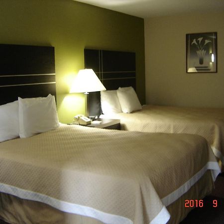 Days Inn Oil City Conference Center Екстериор снимка