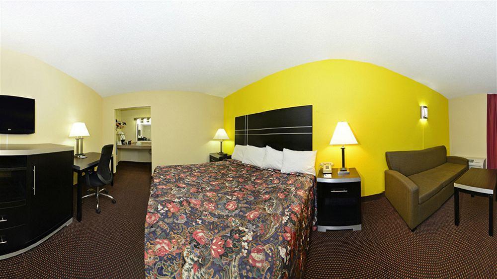 Days Inn Oil City Conference Center Екстериор снимка