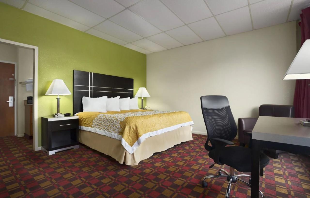 Days Inn Oil City Conference Center Екстериор снимка